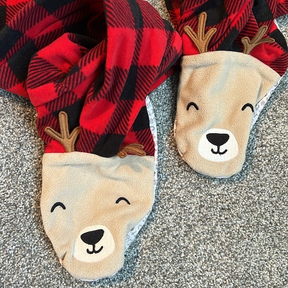 Carter’s Christmas PJ bundle! - Picture 7 of 11